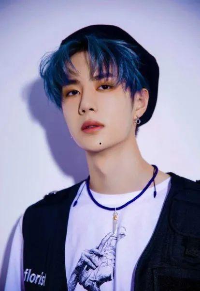 娱乐圈吃瓜肖战王一博,娱乐圈的甜蜜瓜田，揭秘兄弟情深背后的故事