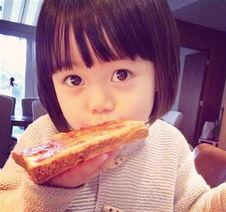 娱乐吃瓜酱可爱的女儿,可爱女儿萌态十足，萌化网友心