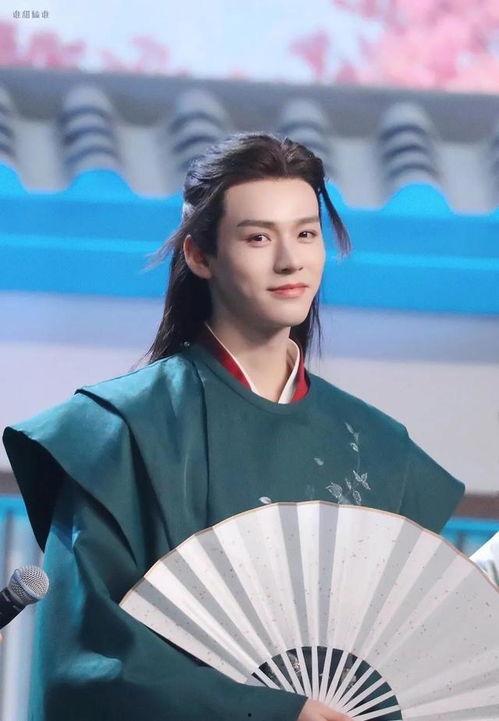 娱乐圈吃瓜爆料一线女星,揭秘一线女星背后的惊人爆料